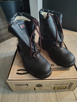 Zimné, zateplené pracovné topánky 43 - 3