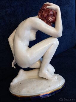 Predám starú porcelánovú sošku royal dux - 3