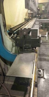 Použitý ohraňovací lis DURMA CNC HAP 30300, r. v. 2000 - 3