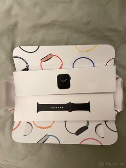 Apple Watch SE 44mm - 3