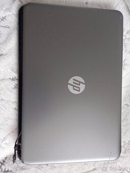 rozpredám na diely notebook Hp 15 - r261nc - 3