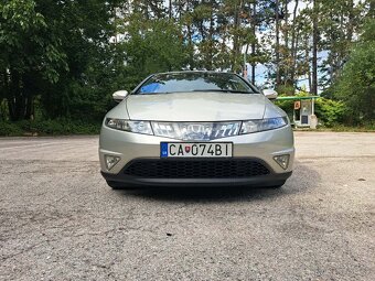Predám hondu civic 1.8 benzin 103kw - 3