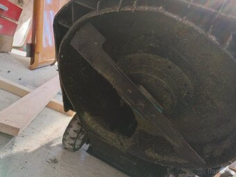 Akú kosačka Makita bez bateriek - 3