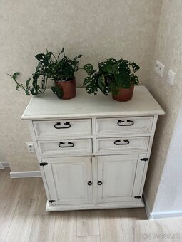 Elegantná biela komoda - 3