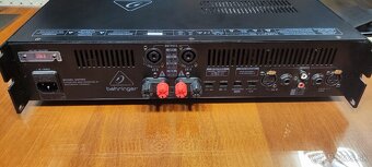 Zosilňovač Behringer KM750 - 3