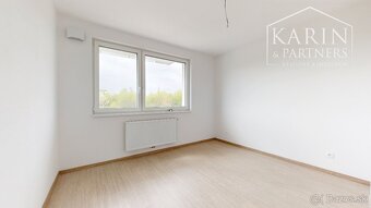 2-IZBOVÝ BYT S BALKÓNOM, PIVNICOU A PARKINGOM NA PREDAJ - 3