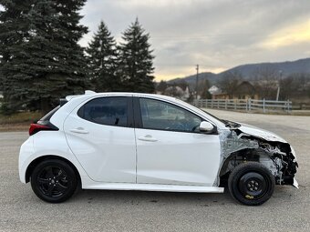 Toyota Yaris 1.5 Hybrid e-CVT Active - 3