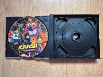 Predám hru na PS1 Crash Bandicoot - 3