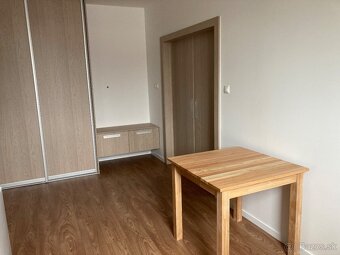 Prenajom 1izbovy byt Trnava s parkovacim statim - 3