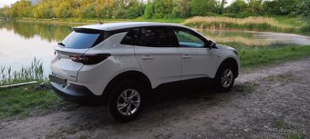 Grandland X , r.v.2018 kupeneSR,top stav, 1.2T benzin,manual - 3