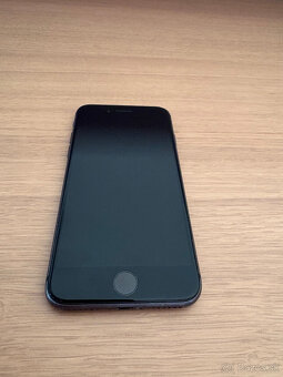 iPhone 8 64GB čierny, nabíjačka - 3
