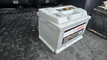 Predám nový akumulátor BOSCH S5 004 12V 61Ah 600A - 3