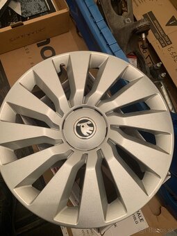 Puklice na kolesa 14" 15" 16" v perfektnom stave - 3