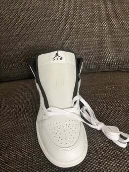 Panske tenisky NIKE AIR JORDAN MID - 3