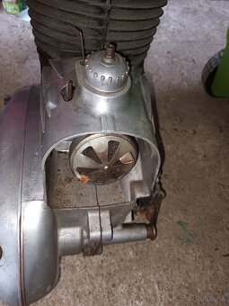 Motor jawa 250/559 - 3