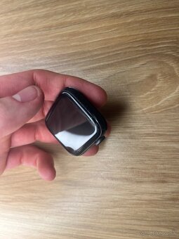 Apple watch SE (1. generácia) 44 mm - 3