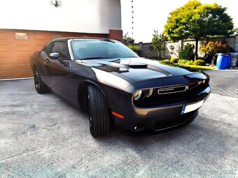 Dodge Challenger 5.7 HEMI V8 - 3