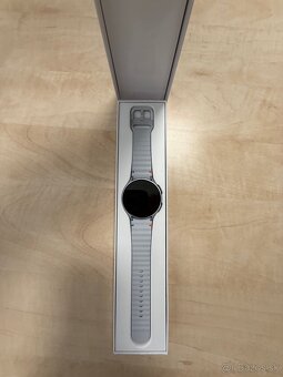 Samsung Galaxy Watch7 44mm LTE Silver - 3