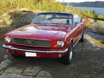 Ford Mustang Cabriolet z roku 1966 - 3