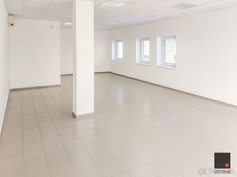 ATRAKTÍVNY PRIESTOR NA OBCHOD, KLIENTSKÉ CENTRUM ALEBO KANCE - 3