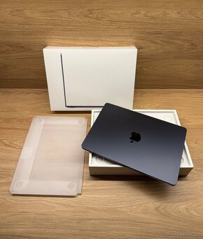 Macbook Air 13,6” M2 (2022) 8GB / 256GB Midnight - 3