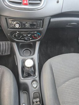 Predám Peugeot 206+ 1.4 benzín r.v.2009 - 3