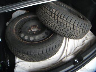 pneu zimne 205/60/16 Mercedes - 3