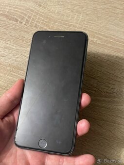 iPhone 8 Plus / 256GB Black prasknutý displej - 3
