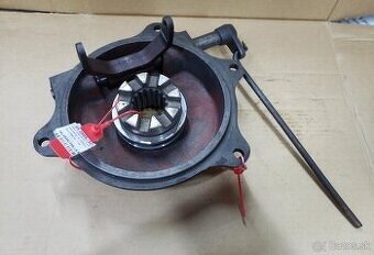 Veko uzávierky s objimkou a vidlicou na Zetor - 3