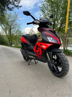 aprilia sr 50 - 3