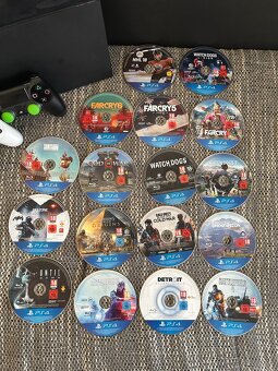 PlayStation 4 (PS4) + 2x ovládace + 17 hier - 3