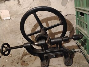 Predám starý kováčsky zverák a vŕtačku - 3