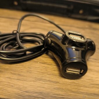 USB hub Axago hue-X3B Trinity čierny - 3