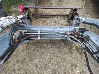 Čelný nakladač howard - 3