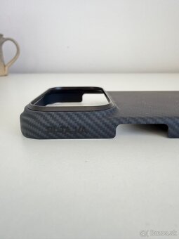 iPhone 17 Pro - kryty Apple a Pitaka - 3