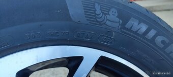205/60 r16 - 3