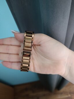 Dámske Rose Gold hodinky DKNY - 3