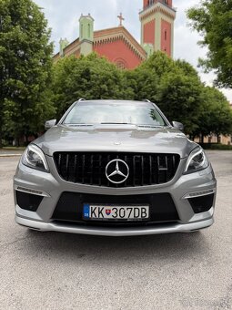 Mercedes ML 63 AMG V8 Biturbo • 386 kW/525 koní • TOP STAV • - 3