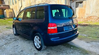 Volkswagen Touran 2.0TDI - 3
