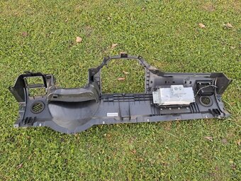 Palubovka Ford C max - 3