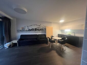 Predam 2 izbový apartmán s terasou, Žilinská, Bratislava I - 3