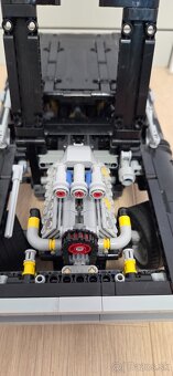 Lego Technic Dom's  Dodge Charger 42111 - 3