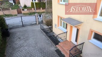 viacgeneračný rodinný dom -3 byty a 2 garáže - Martin -Strán - 3