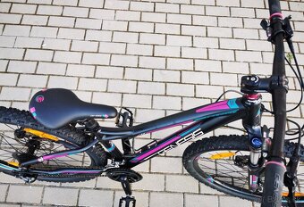 Na predaj kvalitný bicykel GENESIS 27.5 S RAM - 3