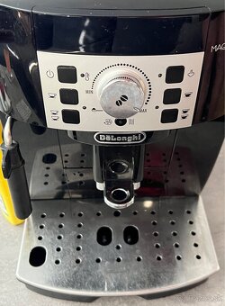 Automatický kávovar Delonghi Magnifica S ECAM 22.110 - 3