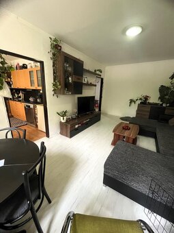 Veľký 3 izbový byt (85 m2) ul. P.O.Hviezdoslava, Levice - 3