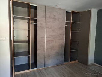 Skriňa s posuvnými dverami - 3