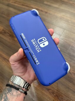 Nintendo Switch LITE - 3