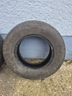 Predám zimné pneumatiky na dodávku R15 C - 3