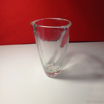 ručne lisovaná číra váza - Václav Hanuš 50-te roky - 3